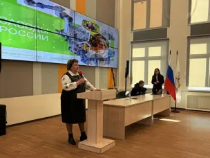 Первый замглавы Минпрома Нижегородской области Альбина Разина провела занятие «Разговоры о важном» в нижегородской школе